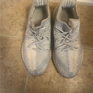 Yeezy 350 cloud white